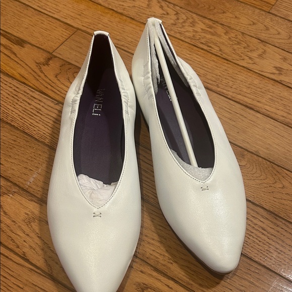Vaneli Judith White Napa Flats (originally $215)